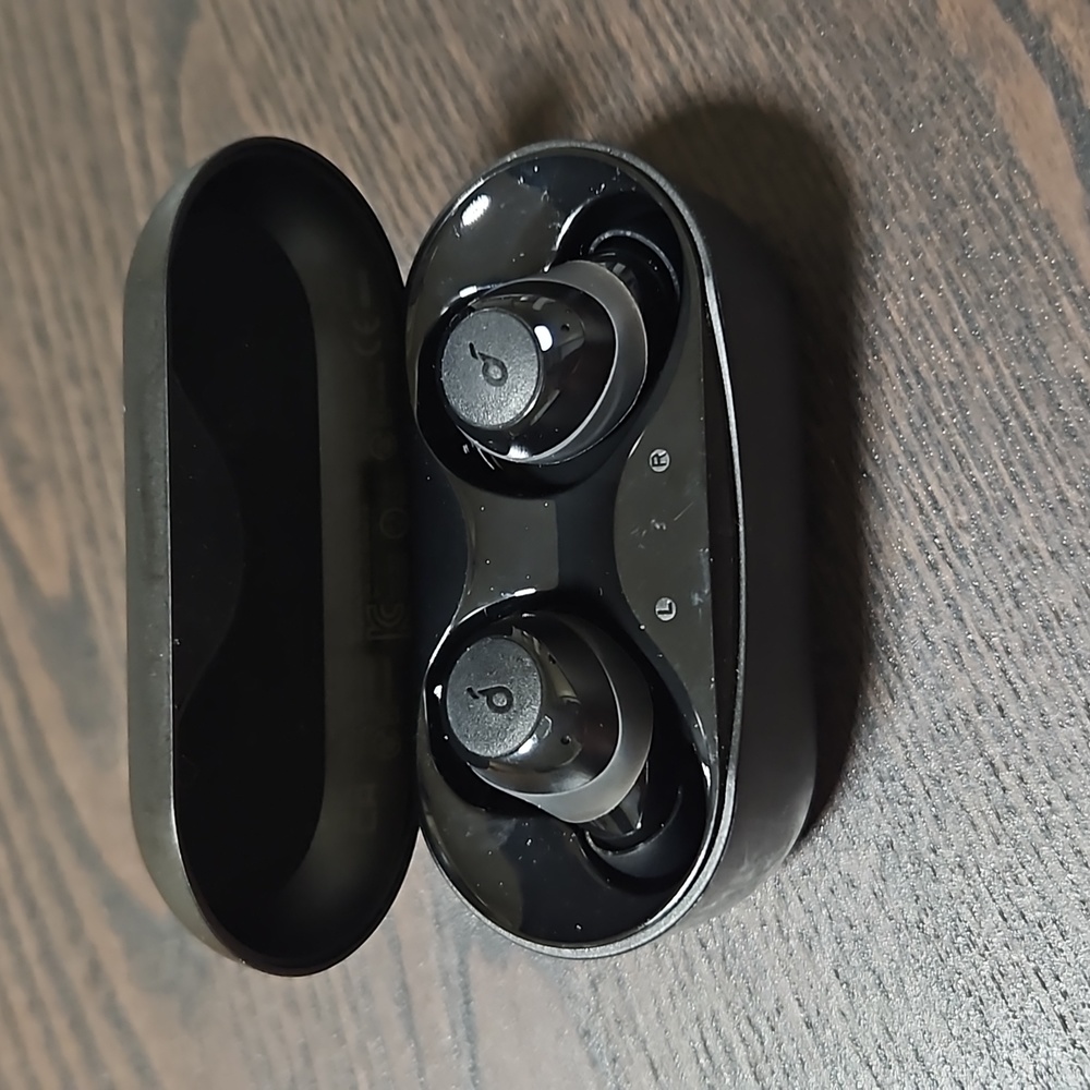 Soundcore headphones - Picture 2 of 5